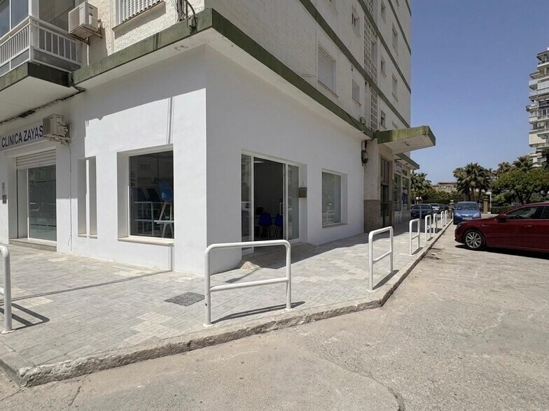 Calle Azucarera, 6, Vélez-Málaga, Málaga en alquiler - Foto del edificio - Imagen 3 de 9