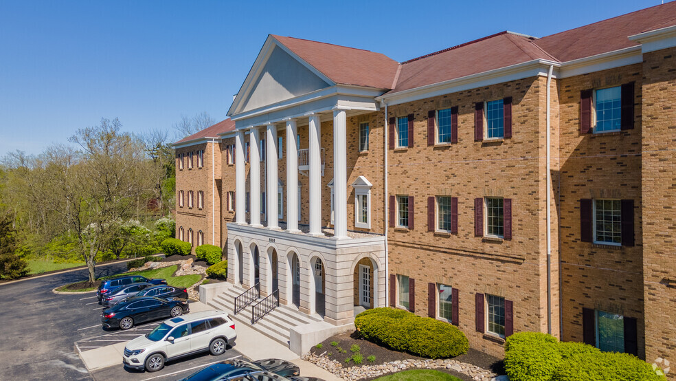 8280 Montgomery Rd, Cincinnati, OH en alquiler - Foto del edificio - Imagen 2 de 4