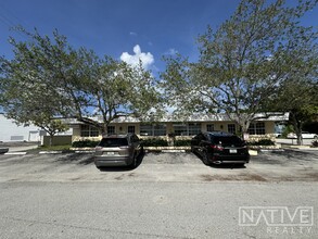 2448-2454 NE 13th Ave, Wilton Manors, FL en alquiler Foto del edificio- Imagen 2 de 10