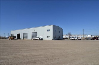 27123 Hwy 597, Blackfalds, AB en alquiler Foto del edificio- Imagen 2 de 22