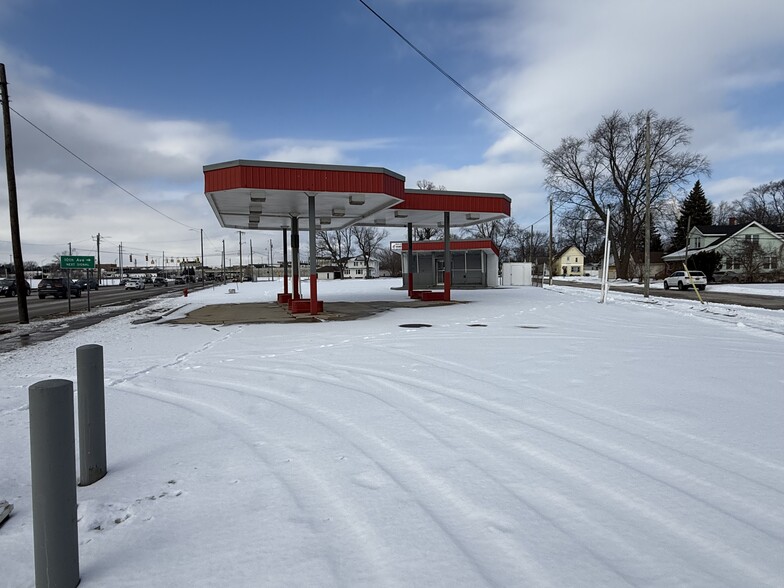 1912 Pine Grove Ave, Port Huron, MI en venta - Foto del edificio - Imagen 3 de 6