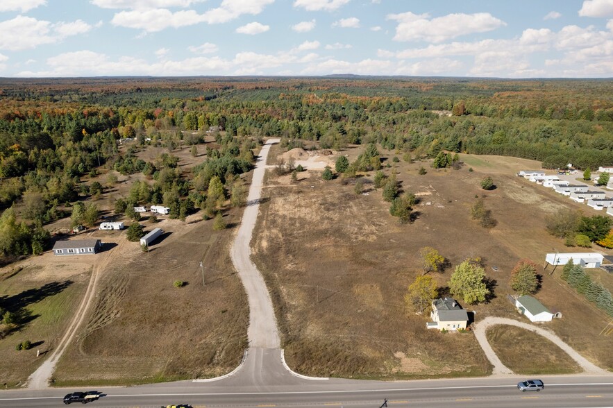 0 Honor Highway Hwy, Interlochen, MI en venta - Foto del edificio - Imagen 3 de 22