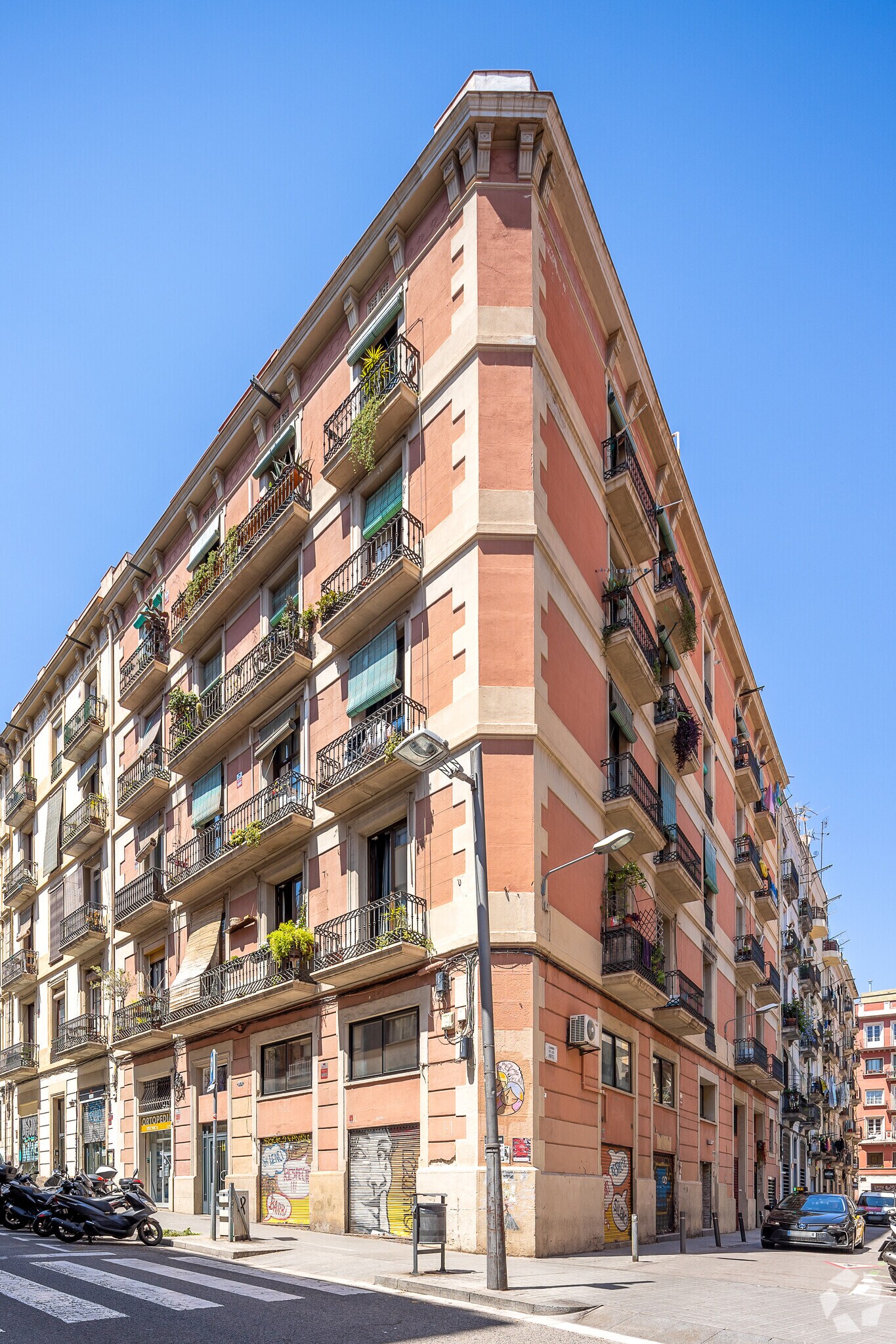 Edificio residencial en Barcelona, Barcelona en venta Foto principal- Imagen 1 de 3