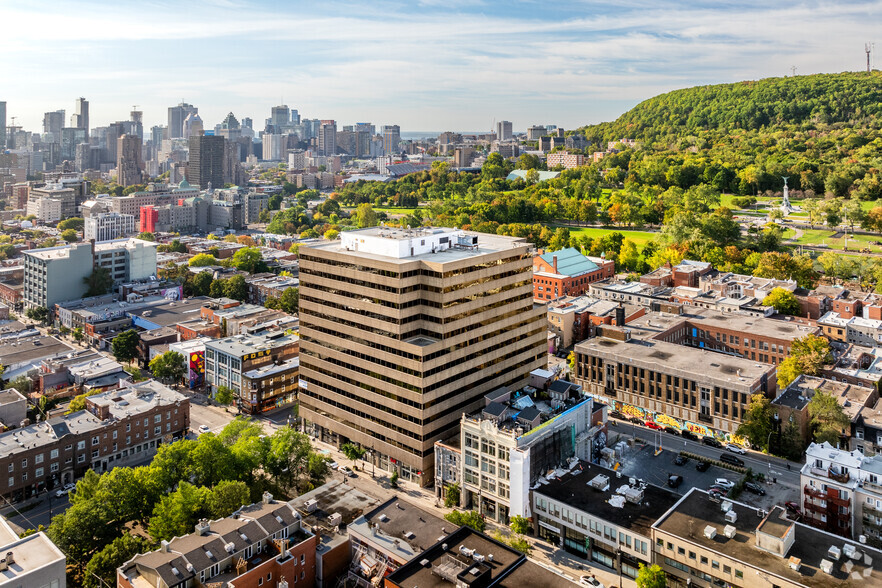 4200-4226 Boul Saint-Laurent, Montréal, QC en alquiler - Vista aérea - Imagen 1 de 20