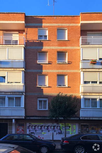 Calle El Charco, 29, Leganés, Madrid en alquiler - Foto del edificio - Imagen 2 de 2