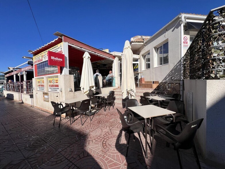 Local en Rojales en venta - Foto del edificio - Imagen 3 de 8