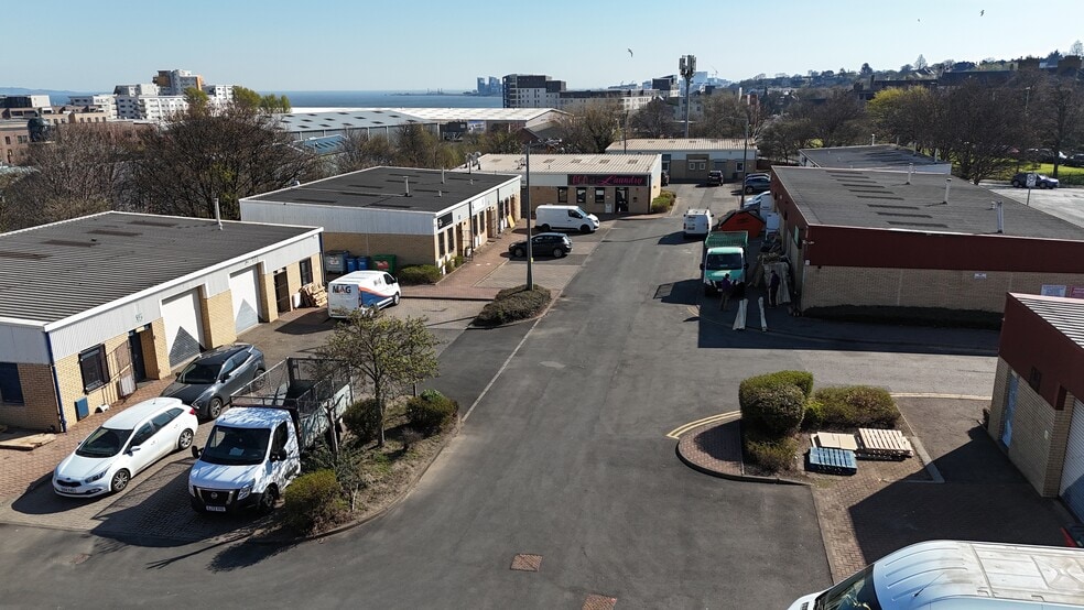 1-3 New Broompark, Edinburgh en alquiler - Foto del edificio - Imagen 2 de 3