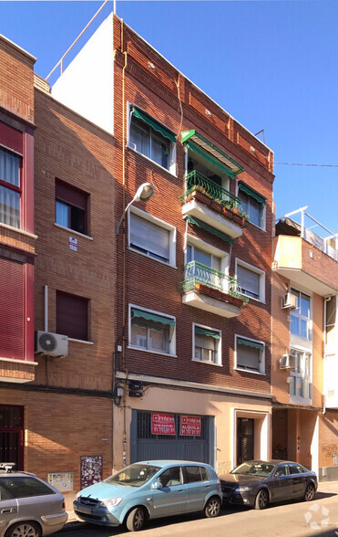 Calle Eduardo Requenas, 38, Madrid, Madrid en venta - Foto del edificio - Imagen 1 de 2