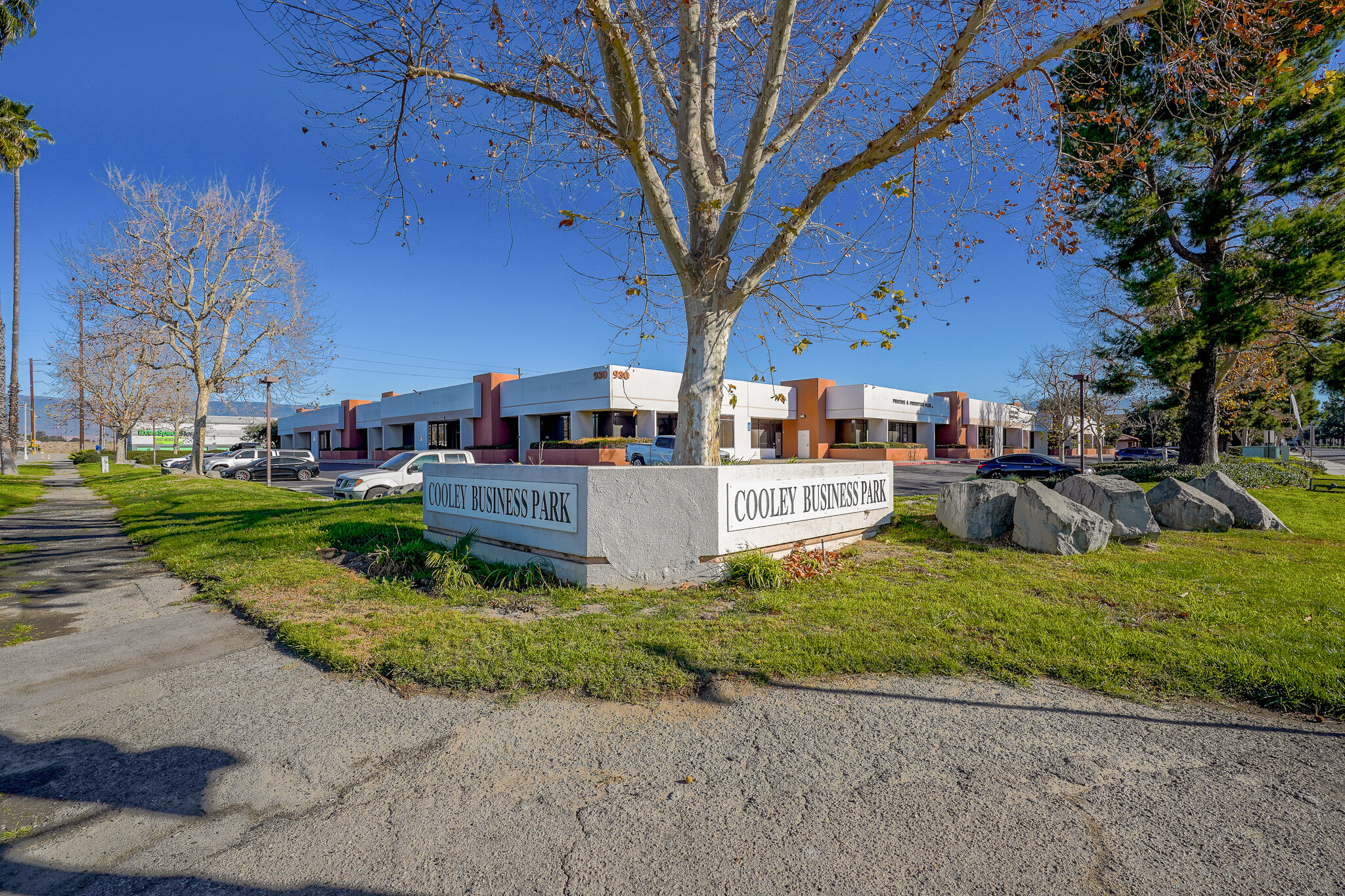 Cooley business center cartera de 2 inmuebles en venta en LoopNet.es Foto del edificio- Imagen 1 de 21