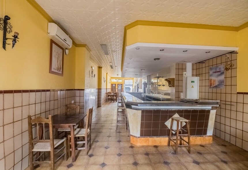 Local en Ronda, Málaga en venta - Foto principal - Imagen 1 de 15