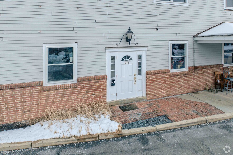 334 Pleasant St, Belmont, MA en venta - Foto del edificio - Imagen 3 de 4