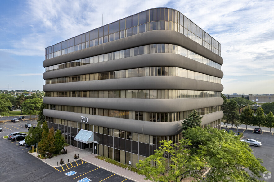 700 Dorval Dr, Oakville, ON en alquiler - Foto del edificio - Imagen 1 de 77