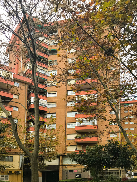 Calle Las Pedroñeras, 39, Madrid, Madrid en alquiler - Foto del edificio - Imagen 2 de 3