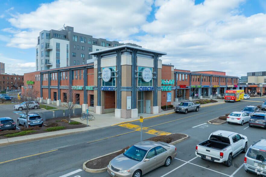 14-22 McGrath Hwy, Somerville, MA en alquiler - Foto del edificio - Imagen 1 de 9