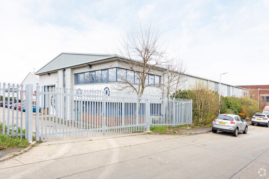 Wollaston Way, Basildon en alquiler - Foto del edificio - Imagen 2 de 2