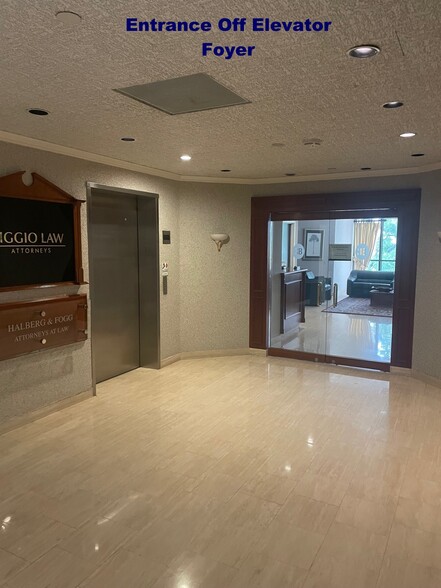 1615 Forum Pl, West Palm Beach, FL en venta - Foto del edificio - Imagen 2 de 19