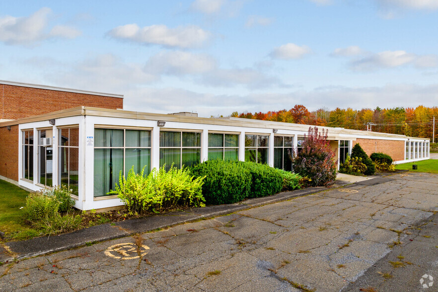 200 Boul Grand N, Cowansville, QC en alquiler - Foto del edificio - Imagen 1 de 44