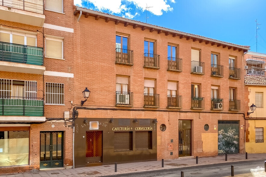 Edificio residencial en Alcalá de Henares, Madrid en venta - Foto del edificio - Imagen 2 de 2