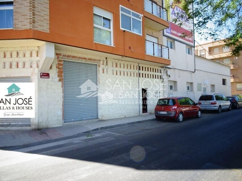 Local en Aspe, Alicante en venta - Foto del edificio - Imagen 2 de 8