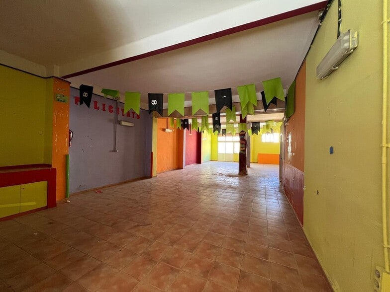 Local en Llíria en venta - Foto del edificio - Imagen 2 de 8