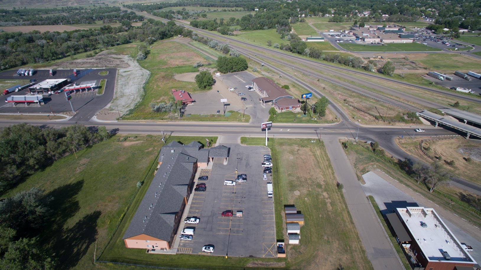 1713 S Haynes Ave, Miles City, MT en venta Foto del edificio- Imagen 1 de 11