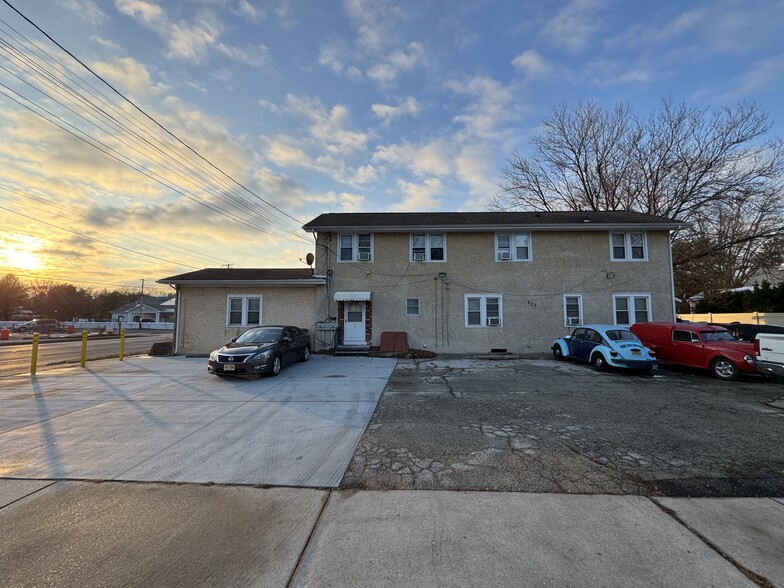 220 W White Horse Pike, Berlin, NJ en venta - Foto del edificio - Imagen 1 de 5