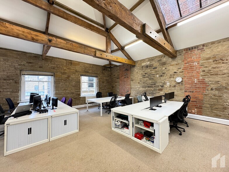 9-13 Wellington Rd, Dewsbury en alquiler - Foto del edificio - Imagen 3 de 22