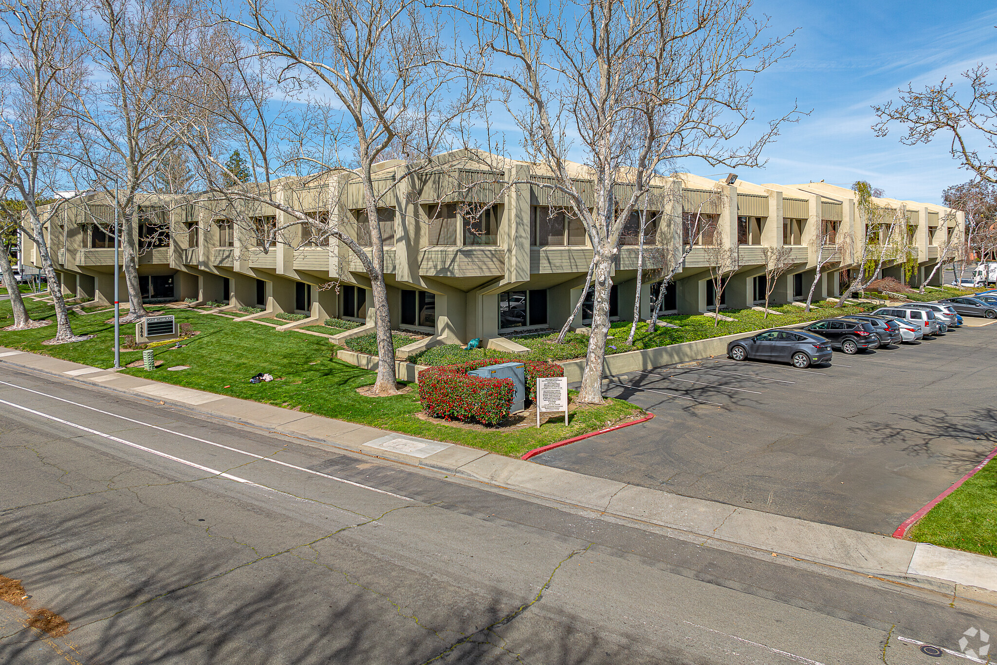 1900 Point West Way, Sacramento, CA en alquiler Foto del edificio- Imagen 1 de 9