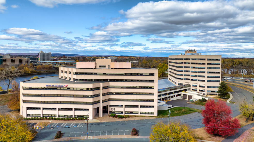 101 E River Dr, East Hartford, CT en alquiler - Foto del edificio - Imagen 2 de 18