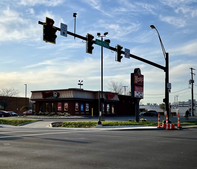 4595 E Main St, Whitehall, OH en alquiler - Foto del edificio - Imagen 1 de 6