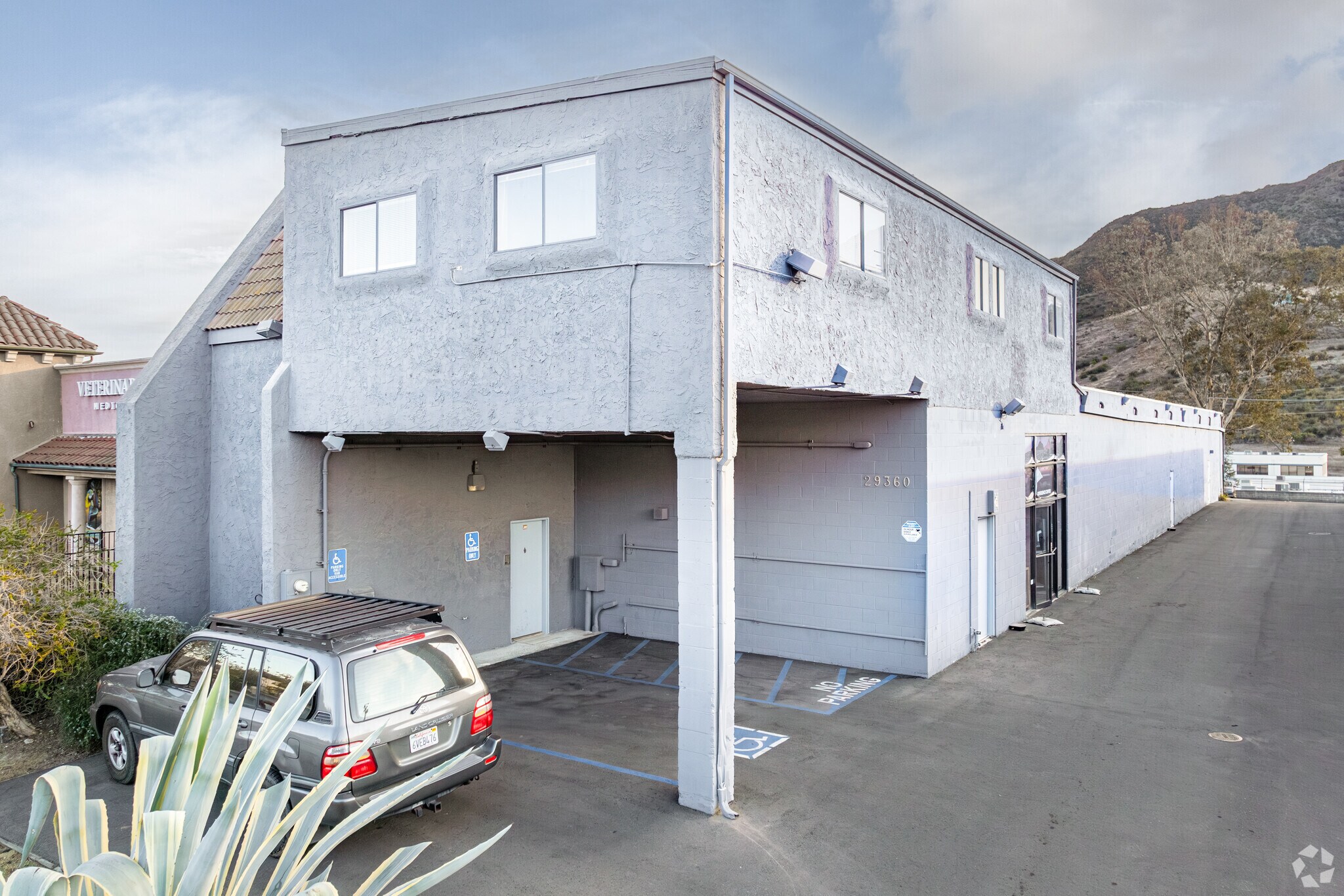 29360-29370 Roadside Dr, Agoura Hills, CA en venta Foto del edificio- Imagen 1 de 18