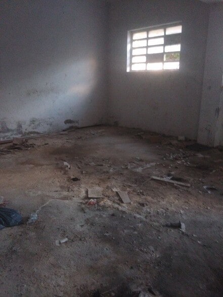 Local en Cáceres, Cáceres en alquiler - Foto del edificio - Imagen 2 de 2