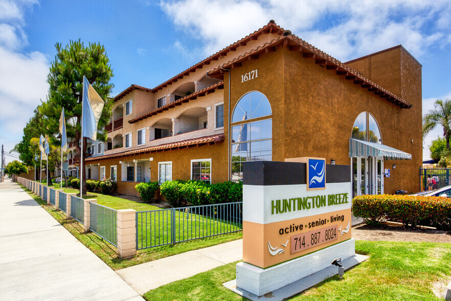 16171 Springdale St, Huntington Beach, CA en venta - Foto del edificio - Imagen 2 de 12