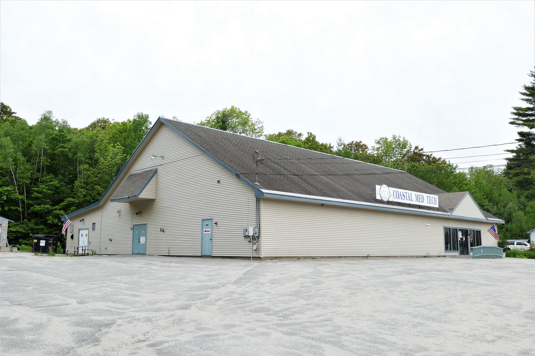 25 Douglas Hwy, Lamoine, ME en venta Foto del edificio- Imagen 1 de 12