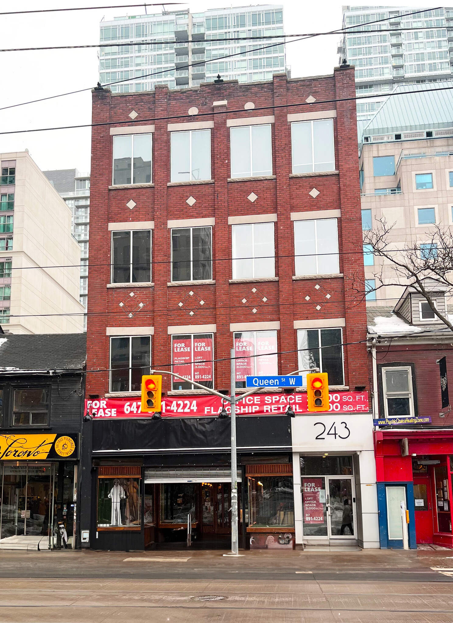 241-243 Queen St W, Toronto, ON en alquiler Foto del edificio- Imagen 1 de 5