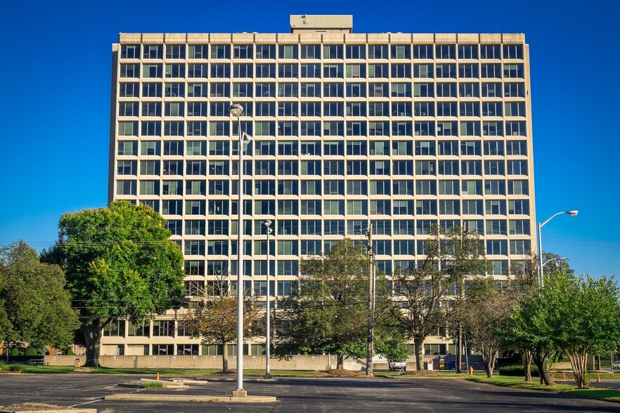 1941 Bishop Ln, Louisville, KY en alquiler - Foto del edificio - Imagen 2 de 15