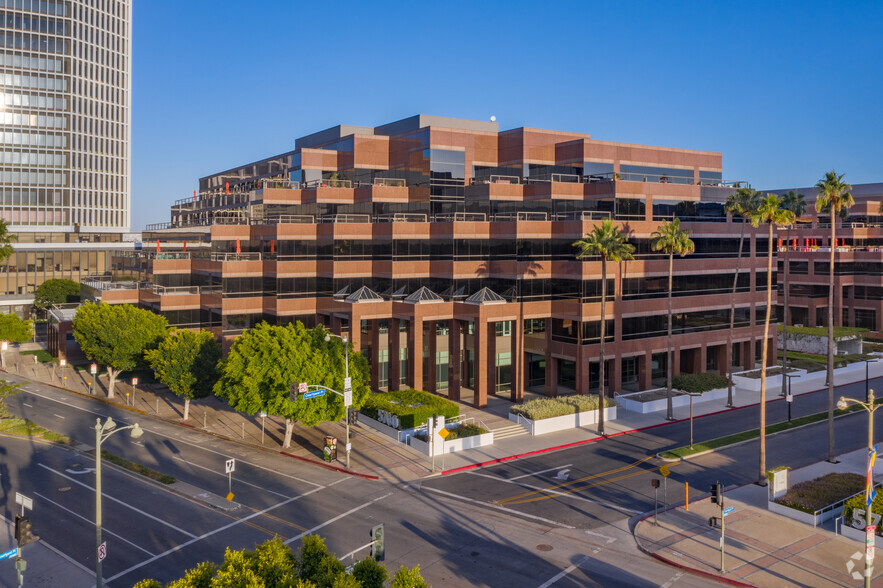 5700 Wilshire Blvd, Los Angeles, CA en alquiler - Foto del edificio - Imagen 1 de 9