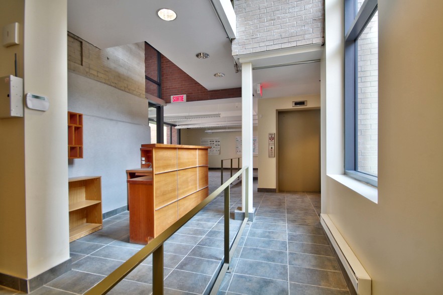 3626 Rue Saint-Urbain, Montréal, QC en venta - Lobby - Imagen 2 de 31