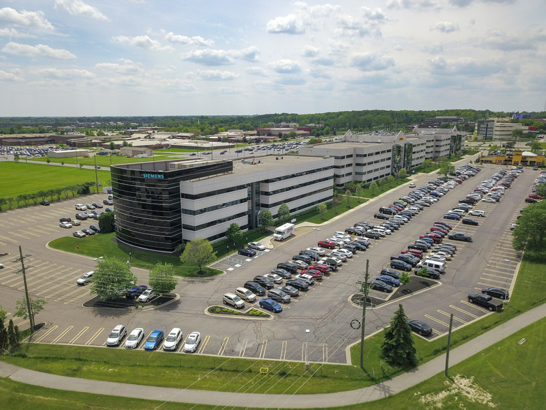 38705 7 Mile Rd, Livonia, MI en alquiler - Foto del edificio - Imagen 1 de 17