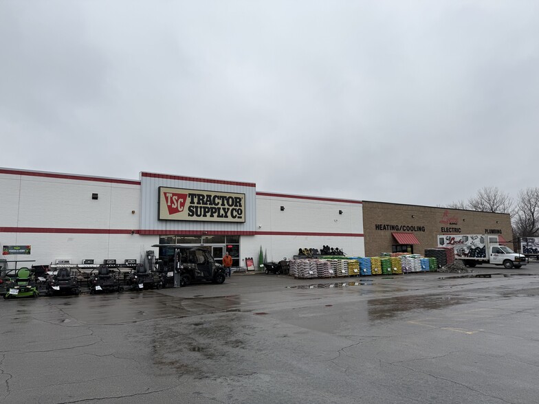 Tractor Supply, Locke Supply & Starbucks cartera de 2 inmuebles en venta en LoopNet.es - Foto del edificio - Imagen 3 de 6