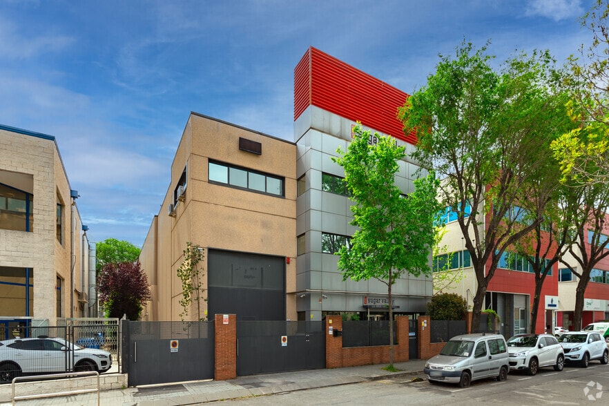 Nave en L'Hospitalet de Llobregat, Barcelona en alquiler - Foto del edificio - Imagen 1 de 2