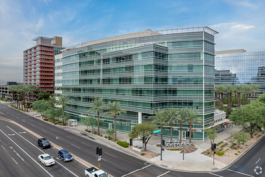 2375 E Camelback Rd, Phoenix, AZ en alquiler - Foto del edificio - Imagen 1 de 7