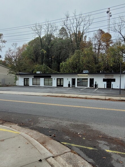 3348-3352 Commonwealth Ave, Charlotte, NC en alquiler - Foto del edificio - Imagen 1 de 9