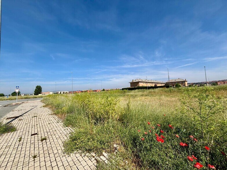Calle Diente de León, Ávila, Ávila en venta - Foto principal - Imagen 2 de 11