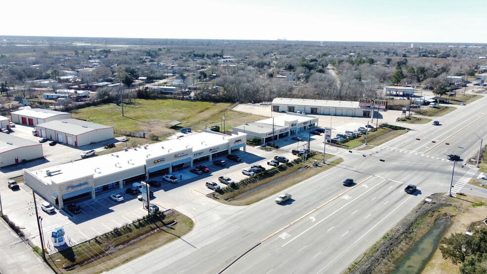 15020-15070 Highway 6, Rosharon, TX en alquiler - Foto del edificio - Imagen 3 de 7