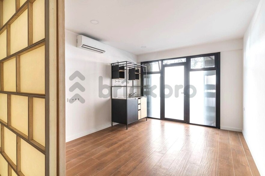 Local en Barcelona, Barcelona en alquiler - Foto del edificio - Imagen 2 de 3