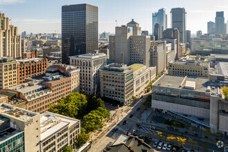 100-104 Rue Saint-Antoine O, Montréal, QC - VISTA AÉREA  vista de mapa