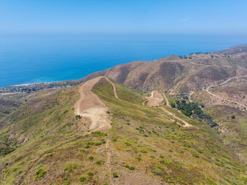 10806 Yerba Buena Rd, Malibu, CA en venta - Foto del edificio - Imagen 3 de 22