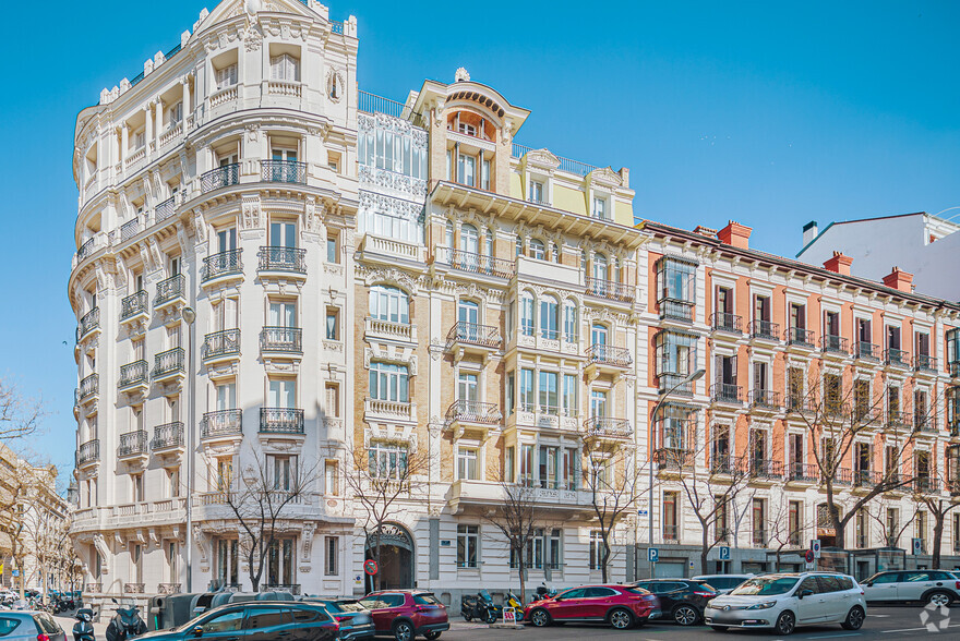 Calle Montalbán, 7, Madrid, Madrid en alquiler - Foto del edificio - Imagen 1 de 17