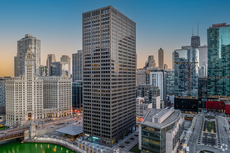 401 N Michigan Ave, Chicago, IL en alquiler - Foto del edificio - Imagen 2 de 5